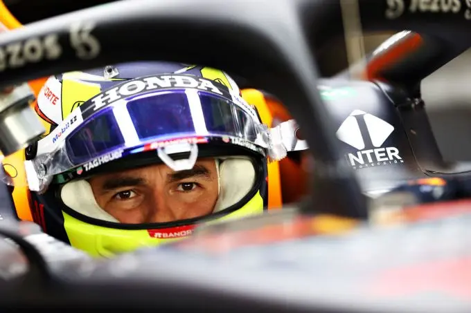 Red_Bull_Sergio_Perez_helmnull