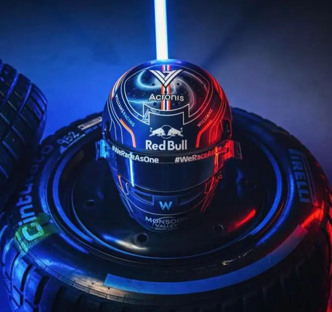 Alex_Albon_helmet_2022