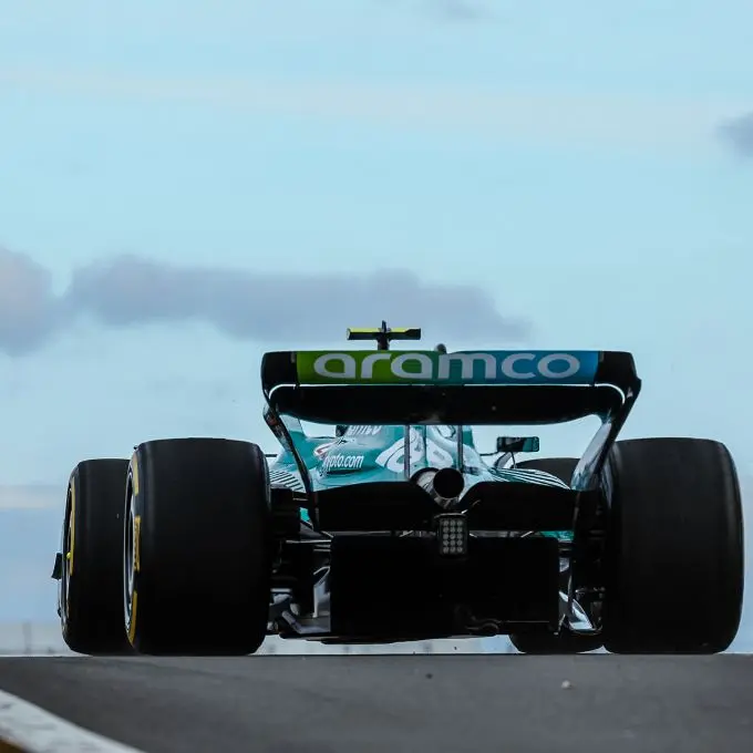 Aston_Martin_F1_2022_achterzijde