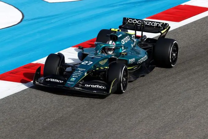 Nico_Hulkenberg_actie_medium_FP GP Bahrain 2022