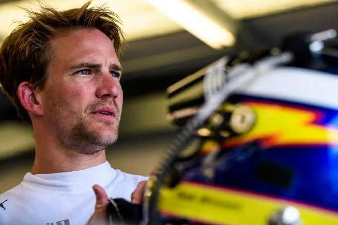 Porsche Carrera Cup Benelux Talent Pool 5 coureur met helm