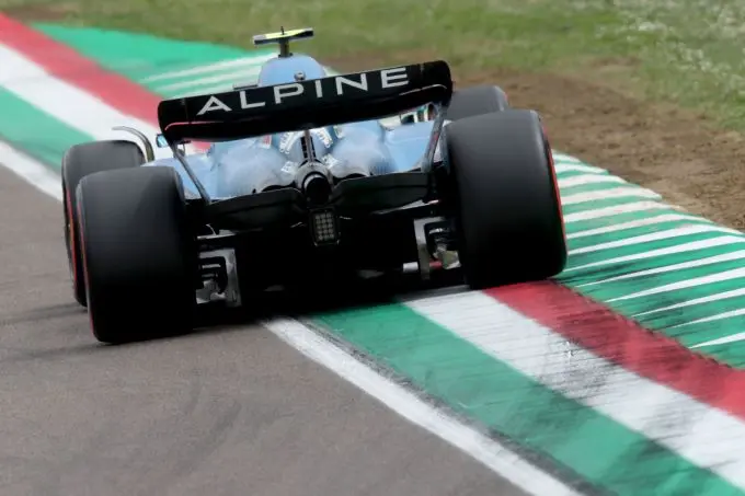 Alpine_rear_2022_Emilia_Romagna_Grand_Prix
