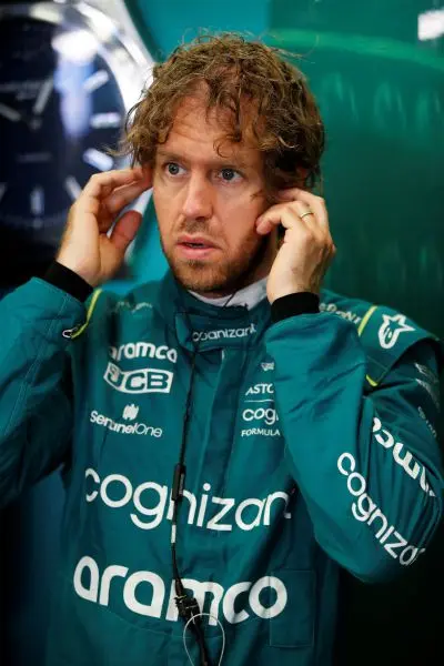 Aston_Martin_getergde_Sebastian_Vettel
