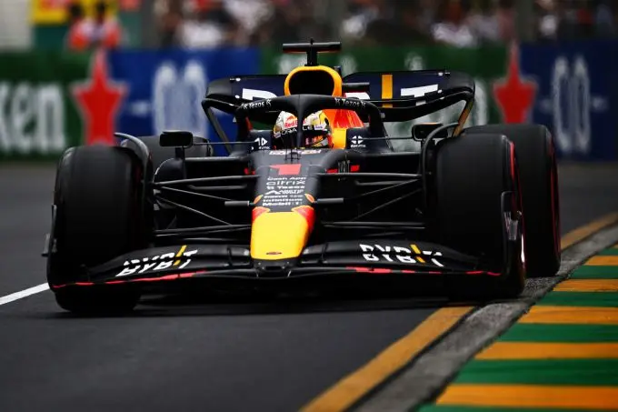 Max_Verstappen_actie_front_GP_Australie