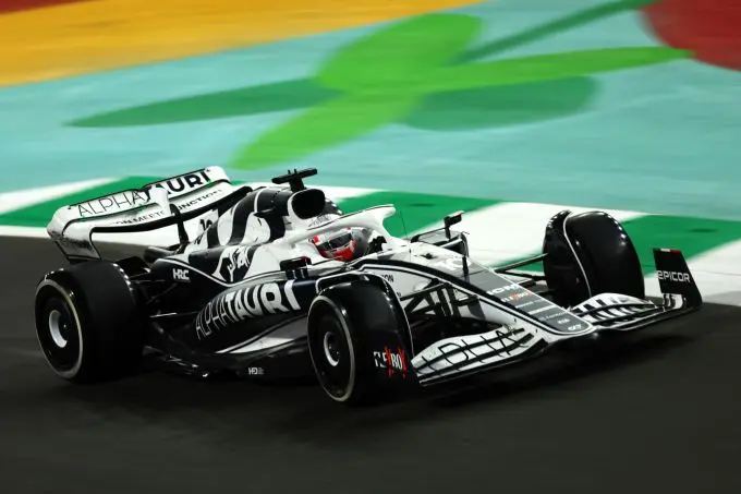 Yuki_Tsunoda_F1_Alpha_Tauri actie