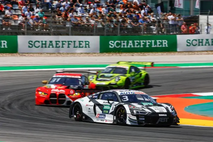 Voorbeschouwing DTM grid Lausitzring Turn 1 nr3