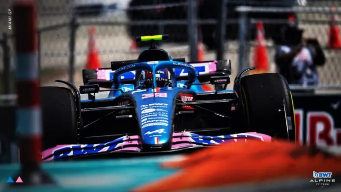 Otmar_Szafnauer_BWT_Alpine_Formula_One_team_actie front