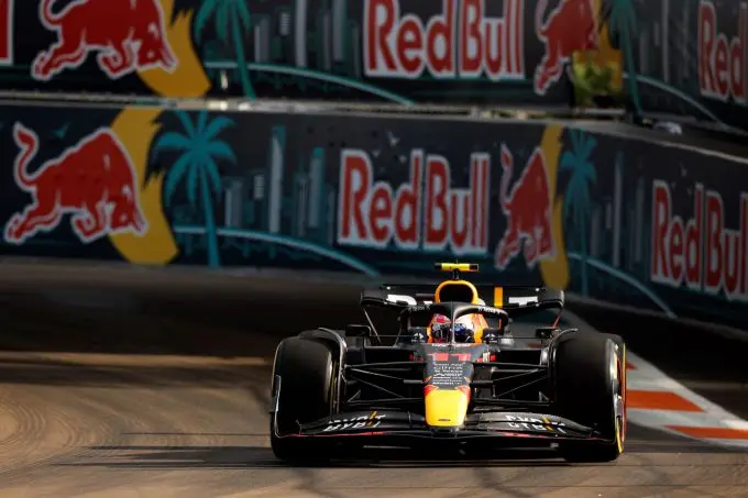 Max_Verstappen_actie_front_GP_Miami_2022