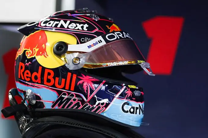 Max Verstappen Miami helm