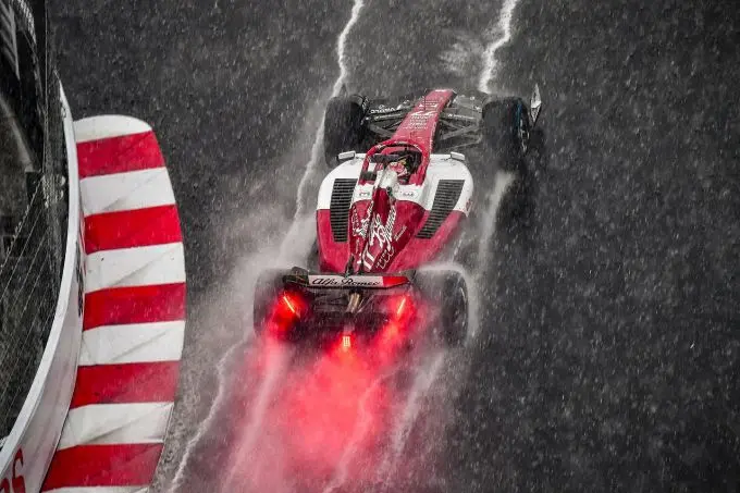 Valtteri_Bottas_regen_bovenaanzicht_GP_Monaco
