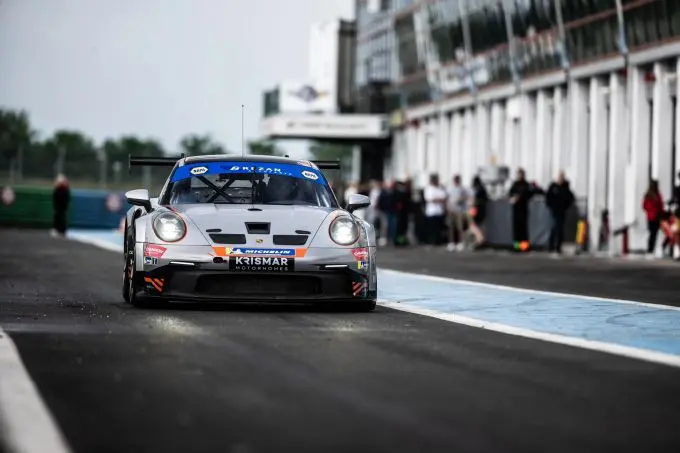 Porsche Endurance Trophy Benelux Porsche pits front