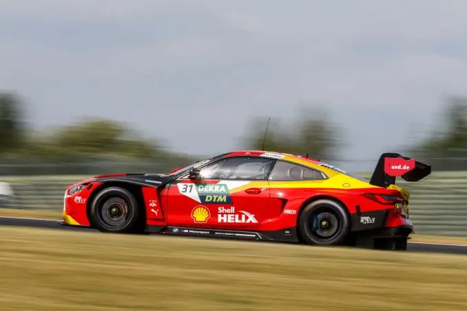 De_nieuwe_BMW_M4_twee_overwinningen_op_de_Lausitzring