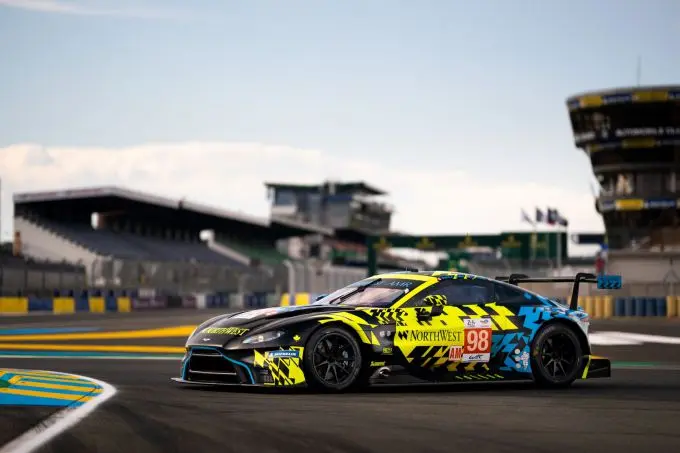 Aston Martin Vantage 90e editie 24 uur van Le Mans 2022 4