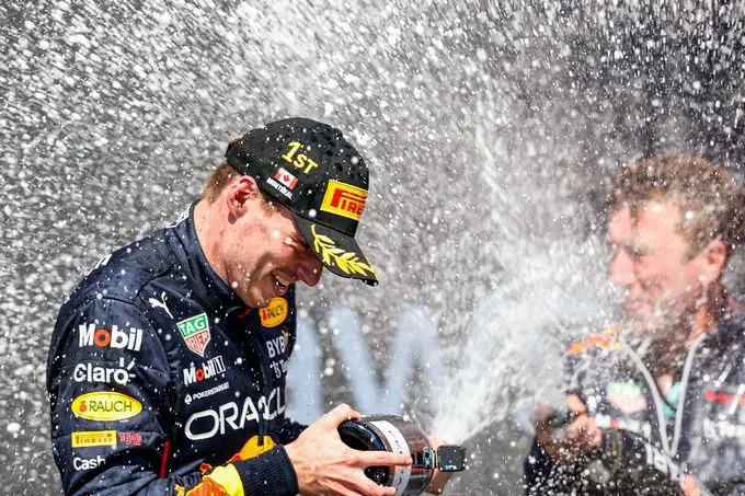 Max_Verstappen_champagne_GP_Canada