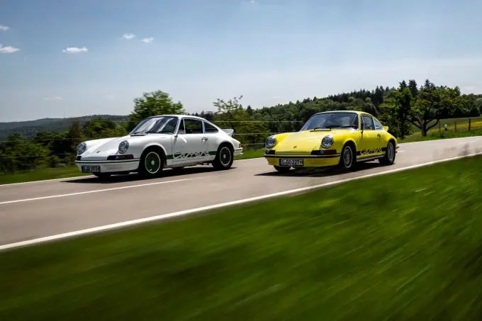 Historic Grand Prix 2022 Porsche 911 Carrera wit geel
