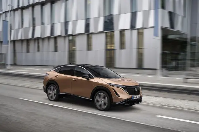 Nissan Ayira