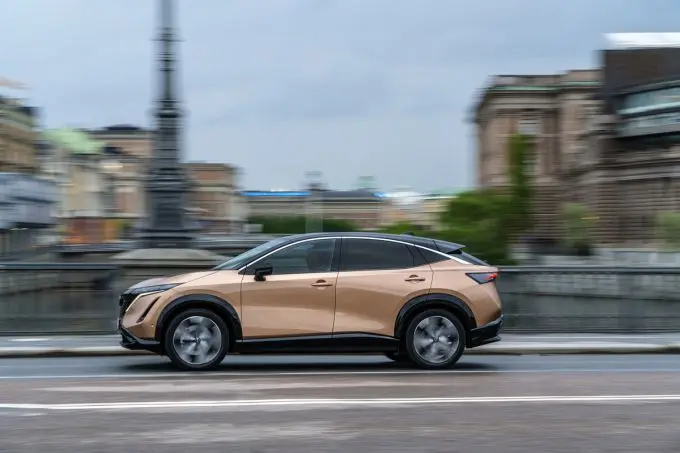 Nissan Ayira