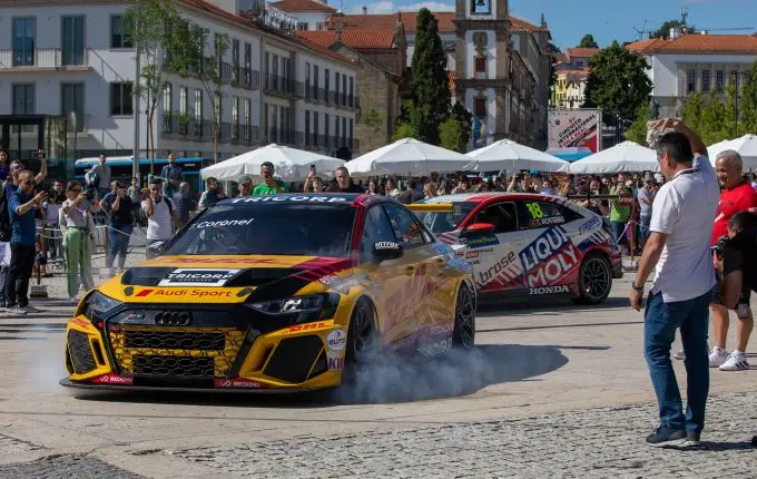 Tom Coronel geniet van “vibe” in Vila Real