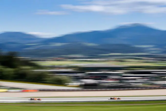McLaren onderweg in GP Oostenrijk