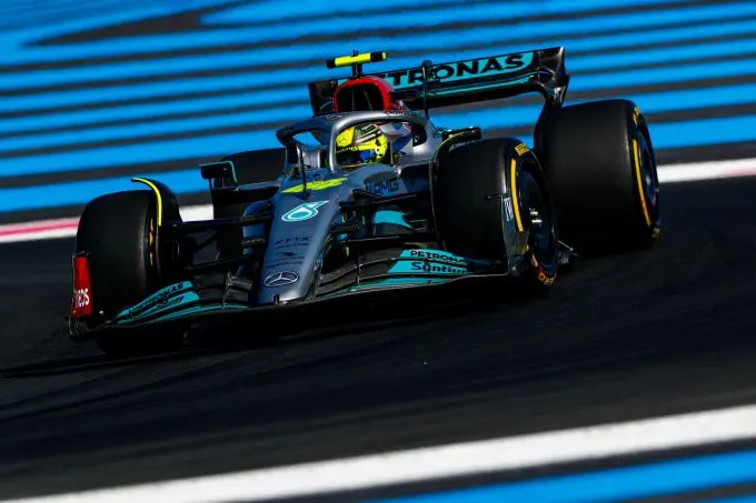 Mercedes_Lewis_Hamilton_actie_Paul_Ricard