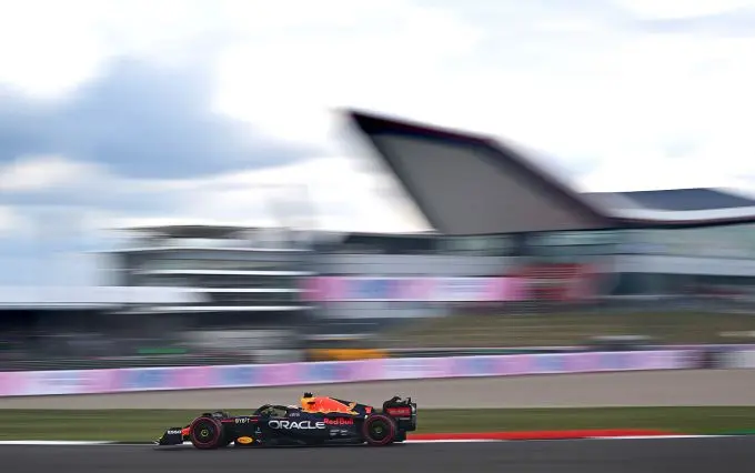 Red_Bull_actie_Silverstone_zijkant