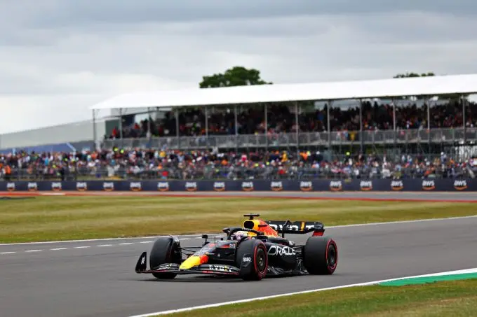 Red_Bull_GP_Brittain_P2_met_Perez_P7_Verstappen