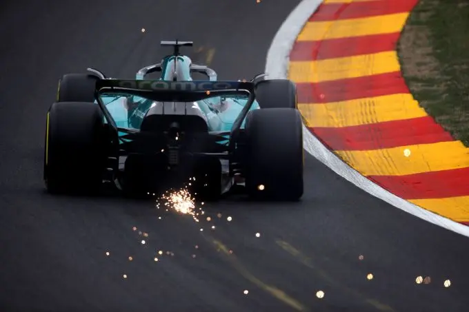 Aston_Martin_Lance_Stroll_FP1 vonkenregen