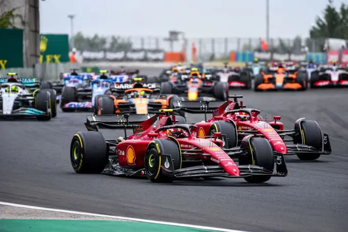 Ferrari_in_GP_Hongarije