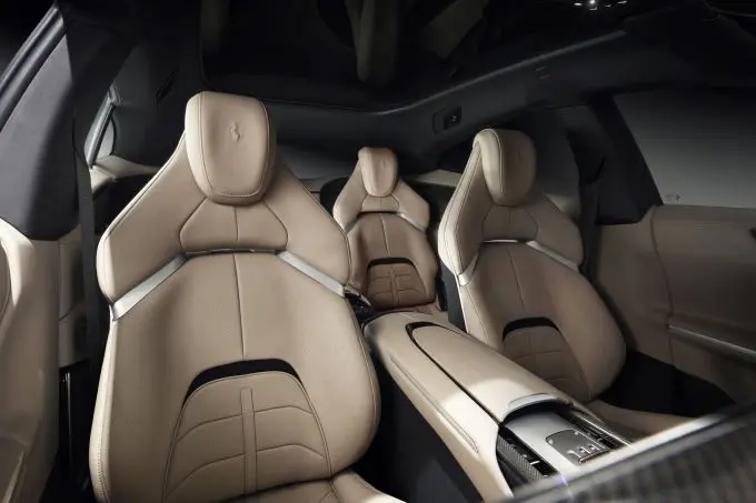 Ferrari_Purosangue_8 all 4 seats interior