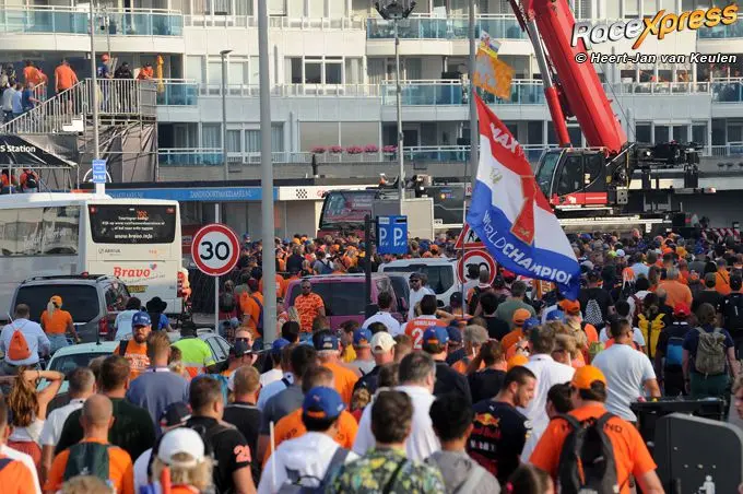 F1 fans