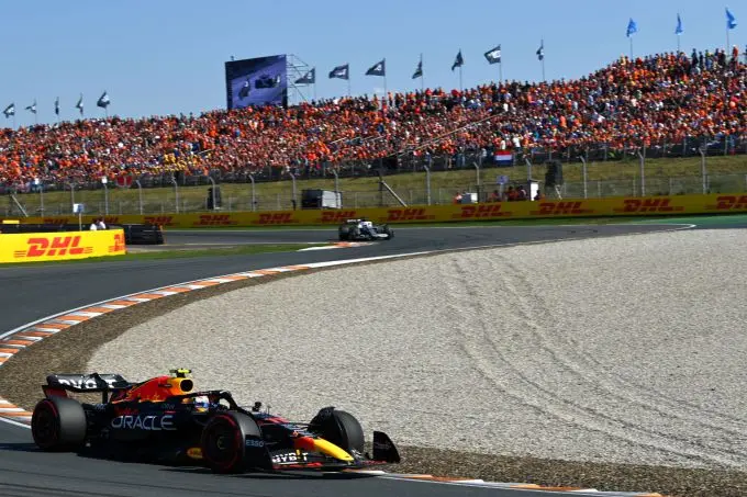 Heineken F1 Grand Prix 2022 Zandvoort Max Verstappen door Hugenholtzbocht