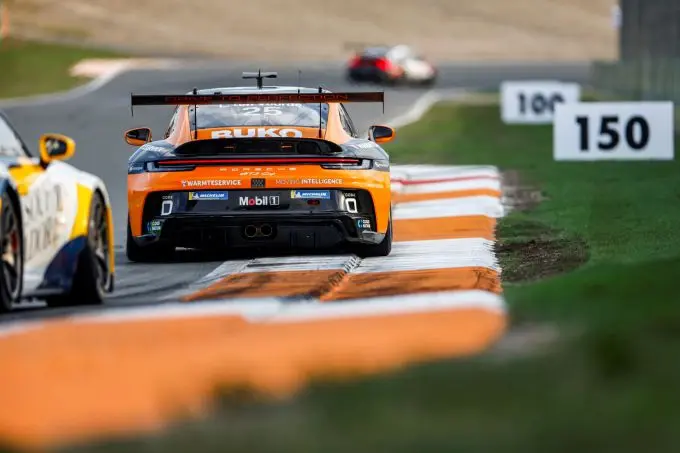 Larry_Ten_Voorde_achterkant_porschemobil1supercup-circuitzandvoort2022