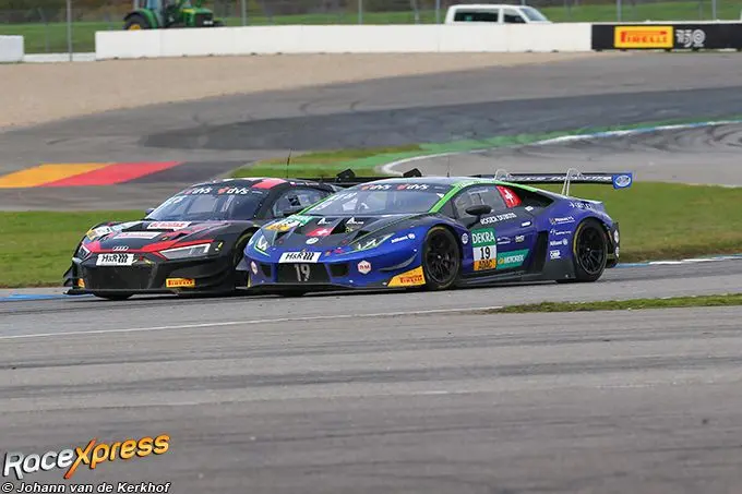 ADAC GT Masters Hockenheimring wiel aan wiel gevecht RX foto Johann van de Kerkhof