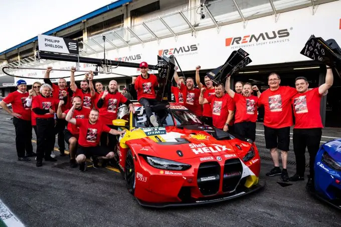 Sheldon van der Linde DTM kampioen 2022 met Schubert BMW 9