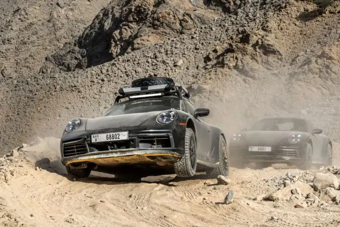 Porsche 911 Dakar foto 2