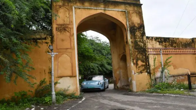 K2K in India, van Kasjmir naar Kanniyakumari met Porsche Taycan foto 4