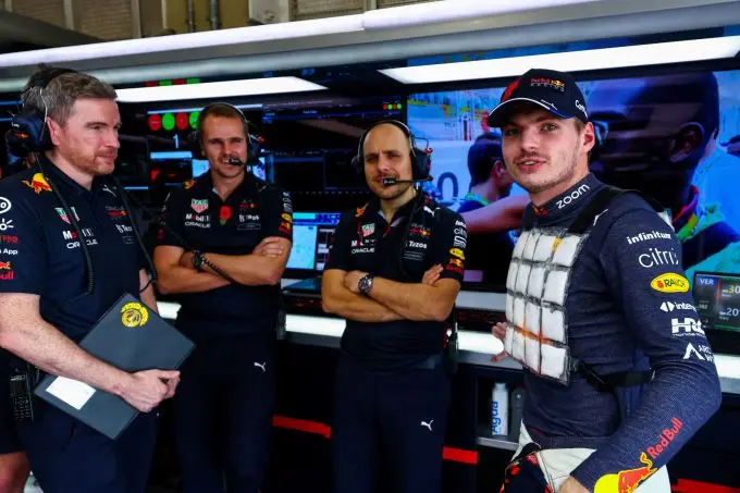 Max_Verstappen_en_crew