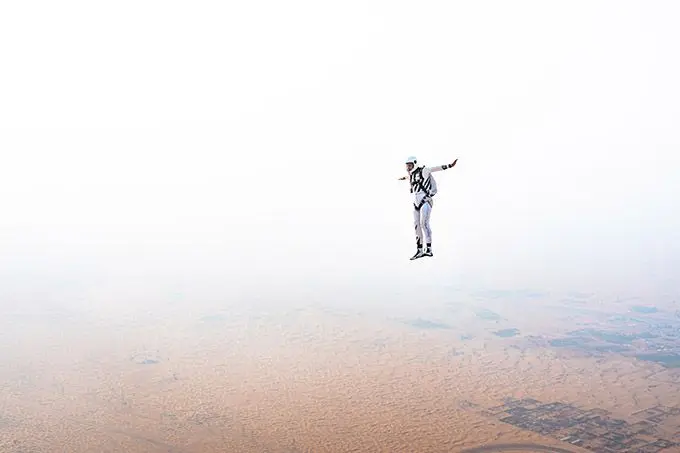 skydive peugeot 9x8 coureur