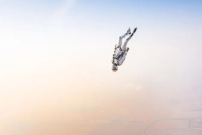 skydive Peugeot 9x8 coureur