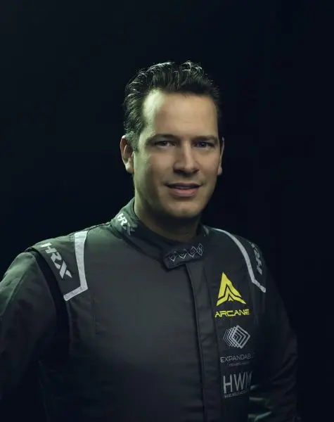 Hans_Weijs_-_Arcane_Racing_portret