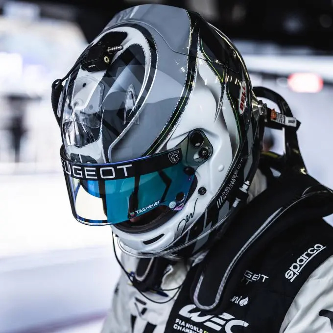 Peugeot 9X8 WEC Jean_Eric_Vergne_helm