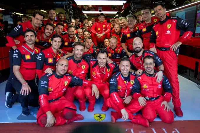 Charles_Leclerc_and_crew F1 Ferrari