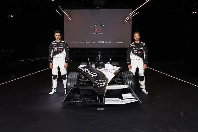 Jaguar I-type 6