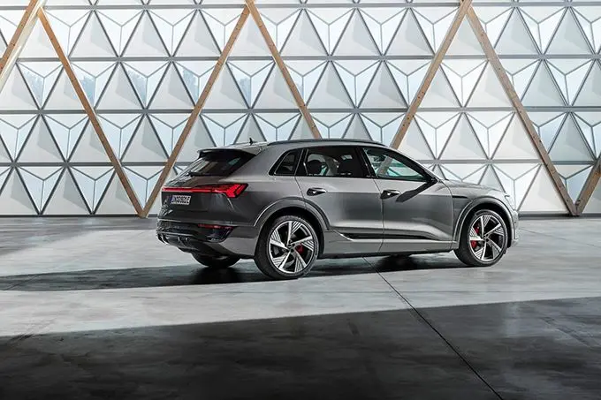 Audi Q8 e-tron