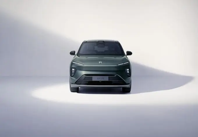 NIO ES8