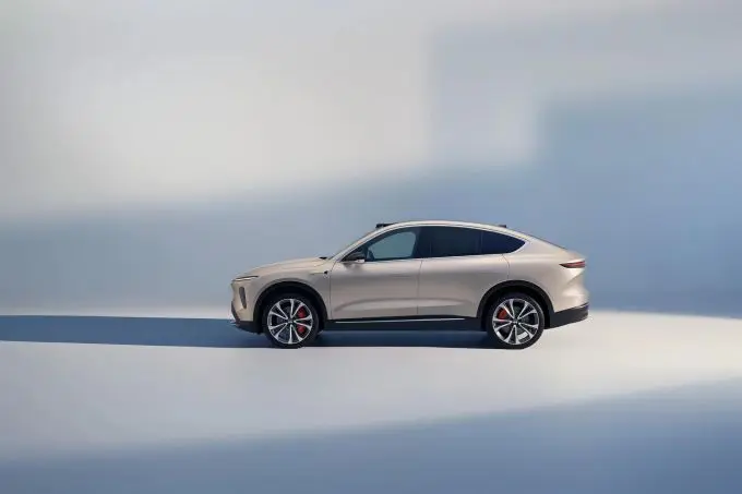 NIO EC7