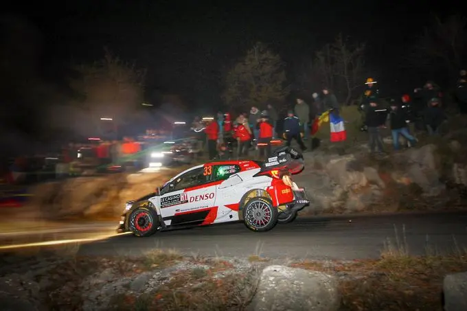 03_Toyota_Car_33_Elfyn_Evans_Scott_Martin