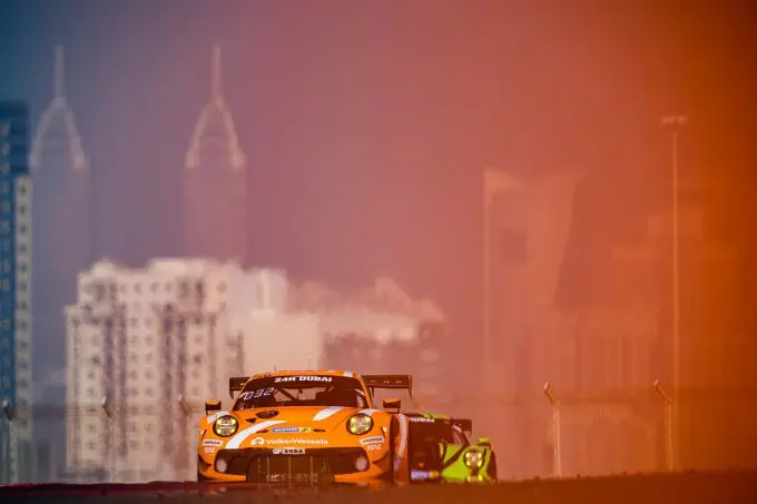 24H of Dubai 2023 Team GP Elite Porsche GT3 R Nr32 Lucas Groeneveld Jesse en Daan van Kuijk en Thierry Vermeulen foto 13