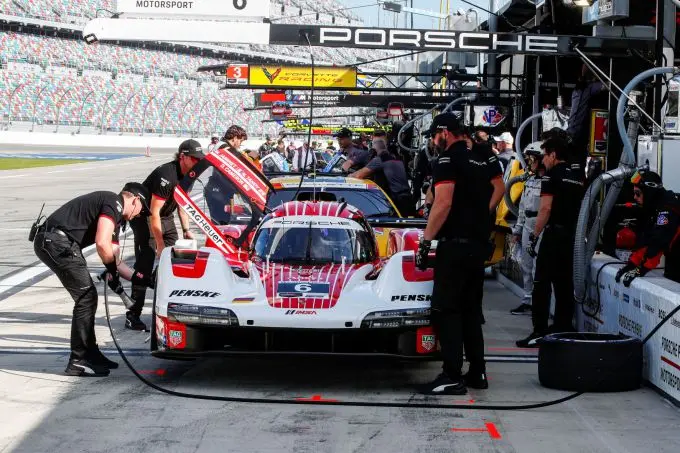 24H Daytona 2023 Porsche 963 foto 2