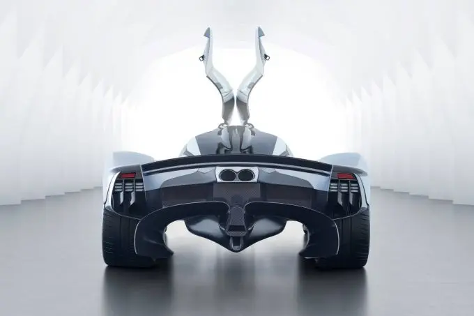 Aston Martin Valkyrie 5